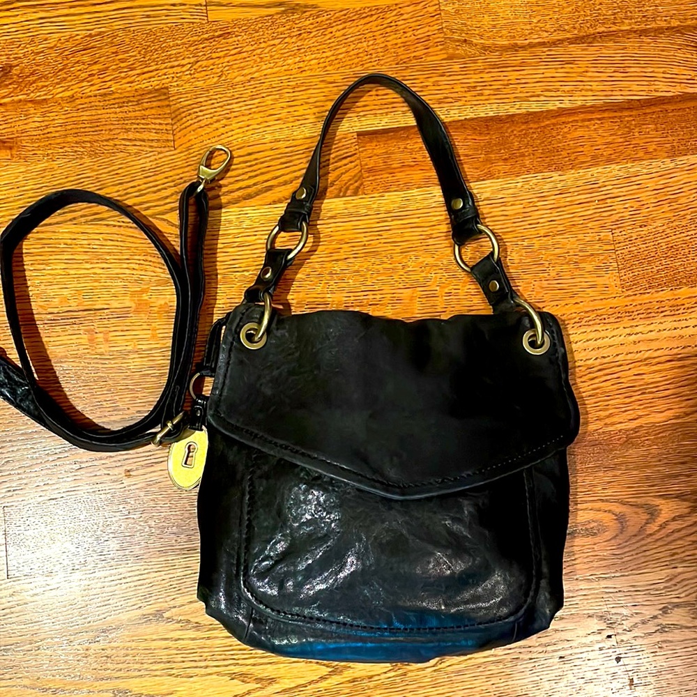 Black Leather Fossil convertible purse with Crossbody Strap/looks like a Coach